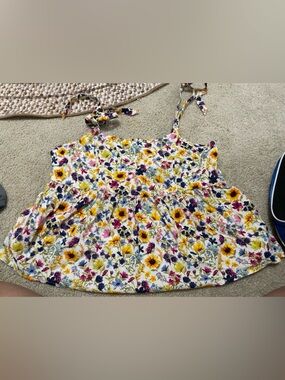 Floral Tie-Shoulder Flowy top sz large- White with Yellow & Multi Floral